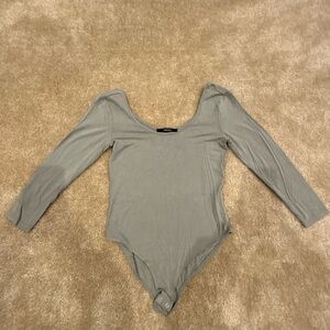 Forever 21 Light Gray Top